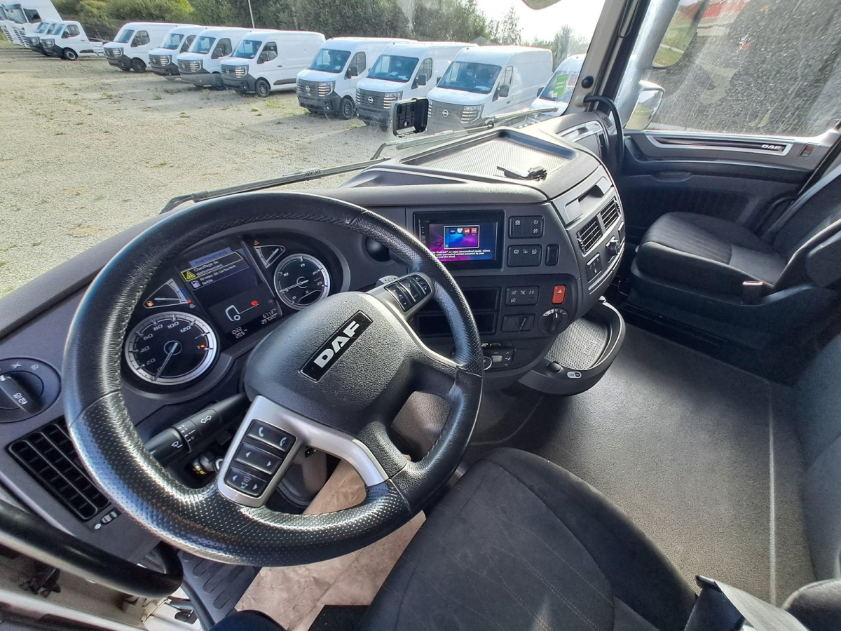 DAF XF 480 FT 4×2 Space Cab - 2022 - Camion DAF XF 480 FT Space Cab d’occasion 2022 – poste de conduite