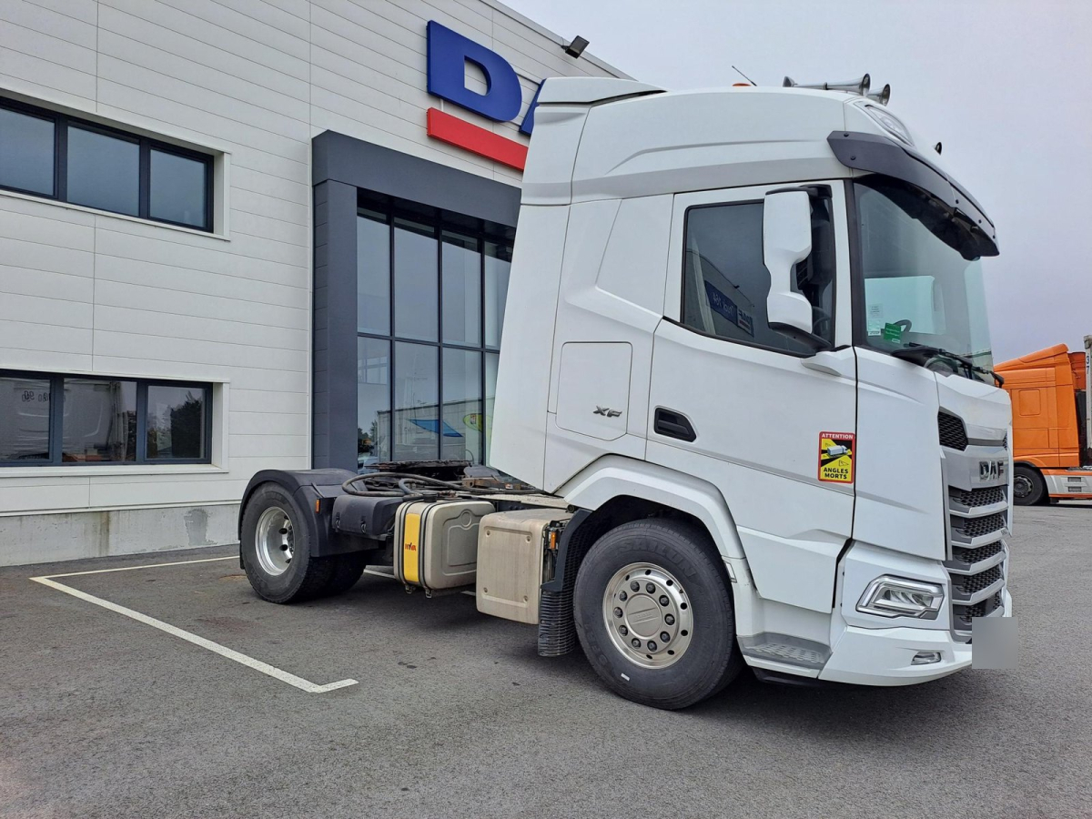 DAF XFn 530 FT 4×2 - 2022 - Camion DAF XF 530 FT d’occasion 2022 – vue trois-quarts avant droite